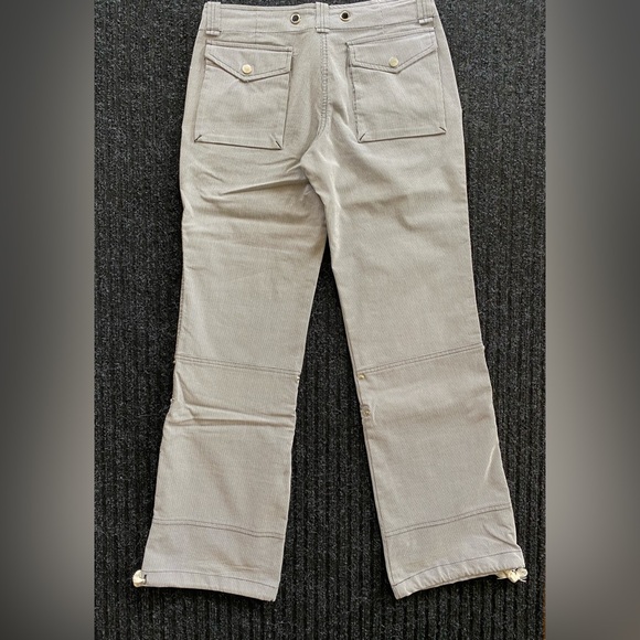 SUPER CUTE Zinc cargo style pant. Small pinstripe. Cute details! - Picture 9 of 16